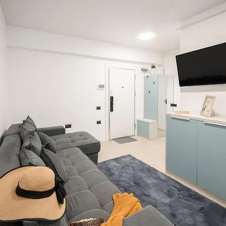 Babyblue In Odyssey Pools And Parking דירה Năvodari