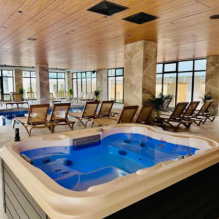 Babyblue In Odyssey Pools And Parking דירה Năvodari